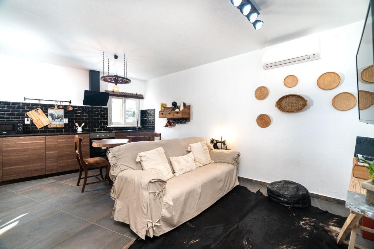 Casa Estabulo- Cozy Rustic Farmhouse Loft Touro エストンバル エクステリア 写真